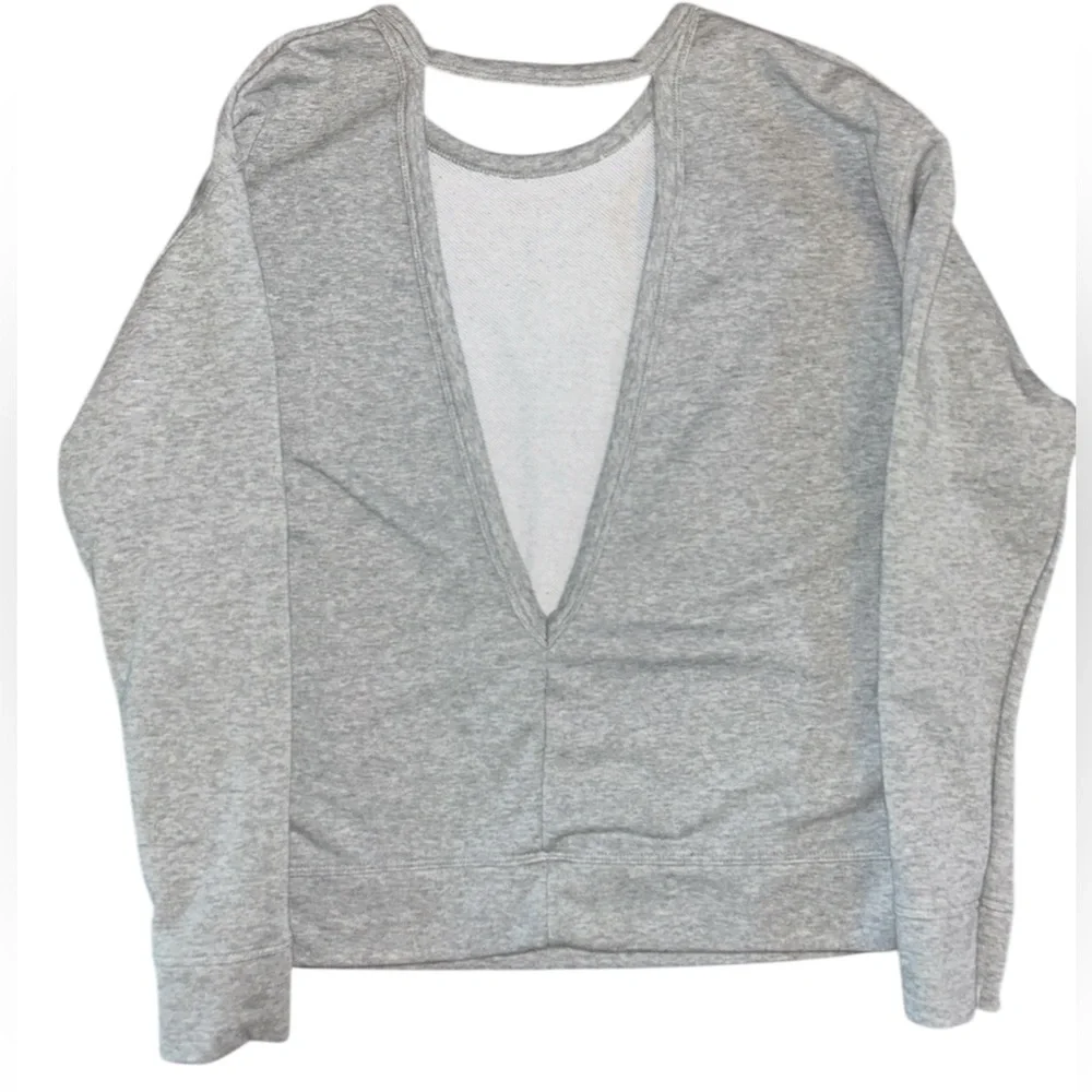 Nike DRI-Fit Gray Crew Neck Sweater Soft Knit Relaxed Fit - Picture 3 of 7